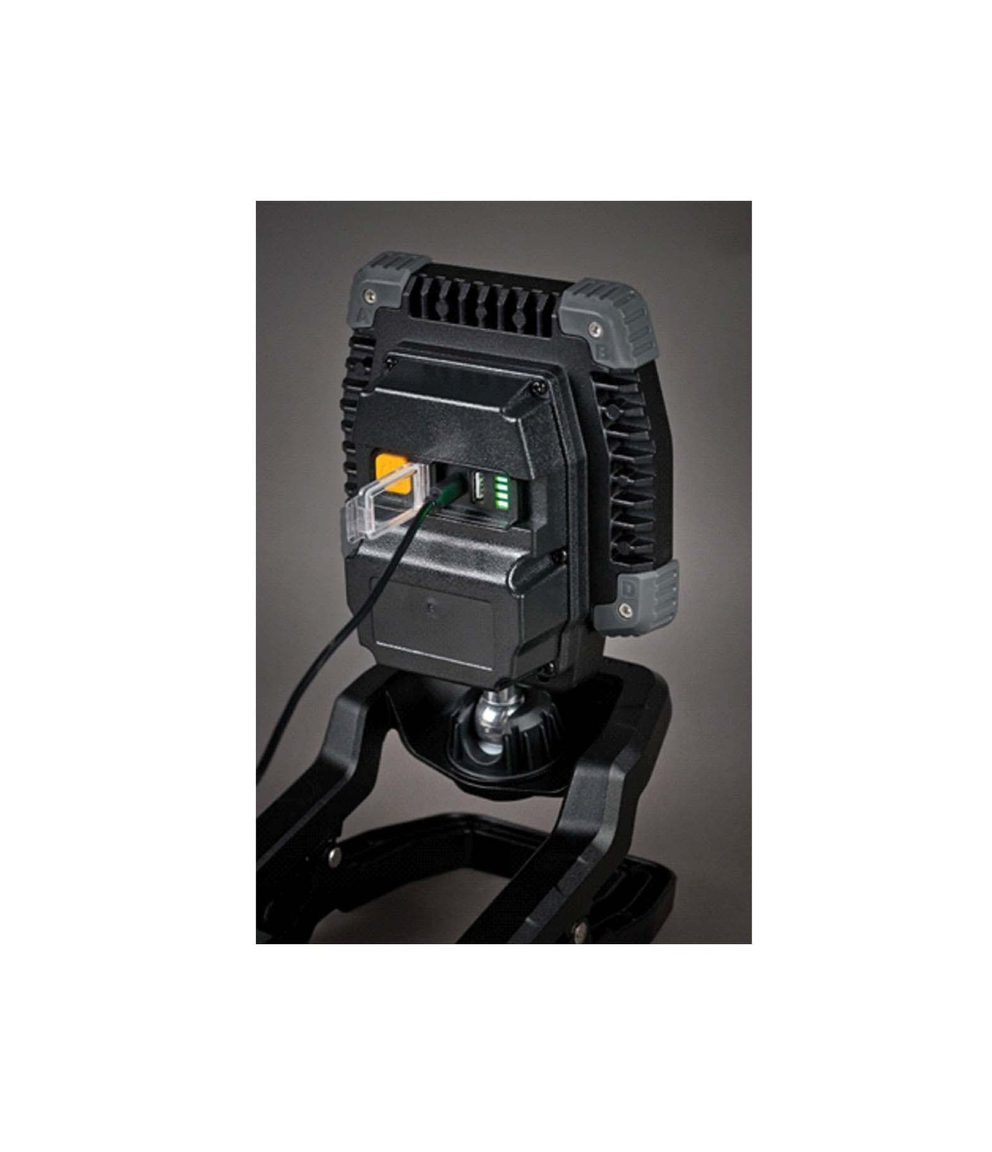 FARETTO A LED RICARICABILE CL 4050 MA (faretto da lavoro a LED 40W, 3800lm, 6400K, IP65, 12h di autonomia, con power bank USB, prodotto in Germania) - ELETTROFER